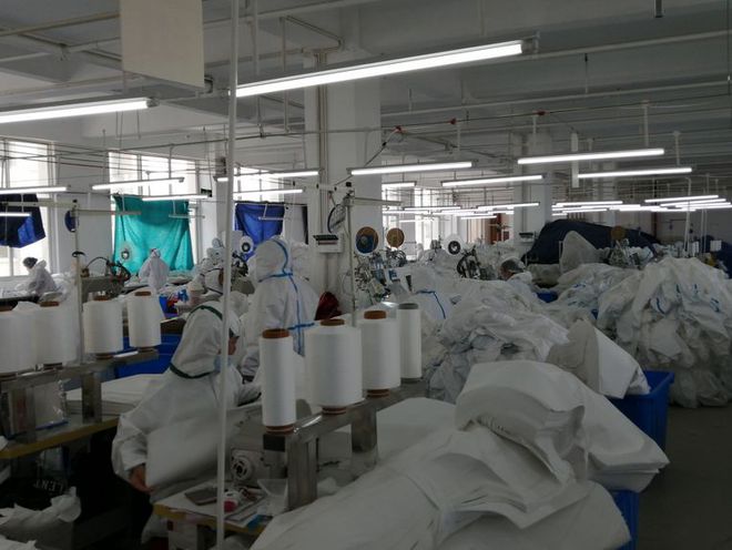 九州酷游浠水县疫期新开工一家生产防护服企业(图1)